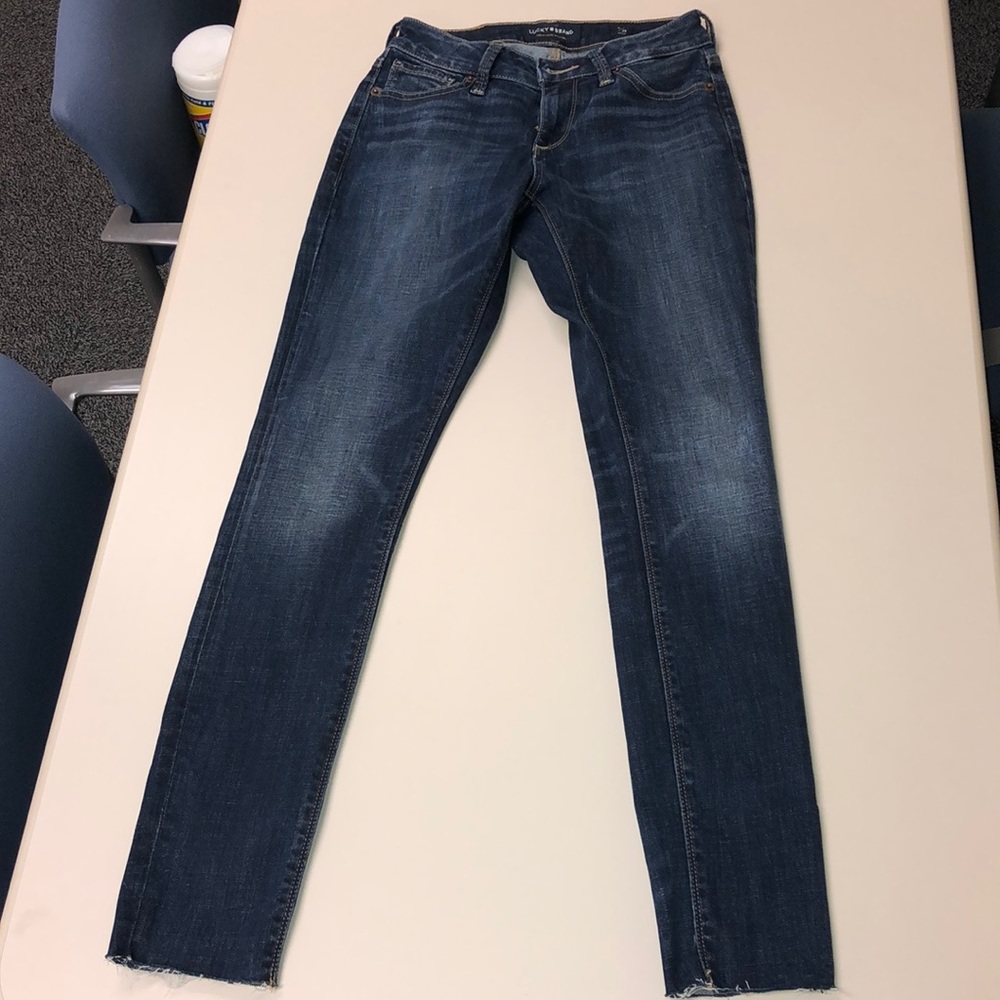 Super cute Size 0 Lucky Brand ankle jeans